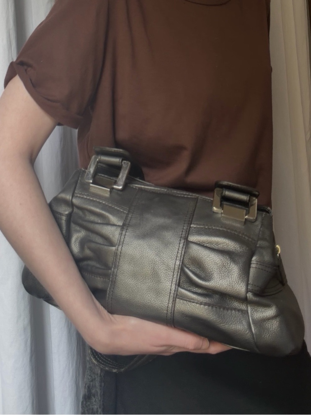 🩶 Vintage // Danier Metallic Structured Pleated Bag🩶